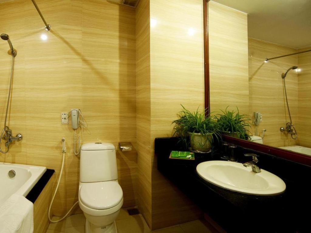 Bamboo Green Central Hotel Дананг Екстер'єр фото